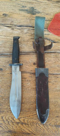 Hola compañeros, que me podriais decir de este cuchillo, creo que es original de dotacion de la EZAPAC, 02