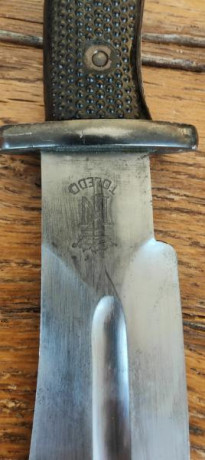 Hola compañeros, que me podriais decir de este cuchillo, creo que es original de dotacion de la EZAPAC, 00