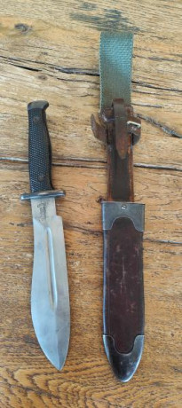 Hola compañeros, que me podriais decir de este cuchillo, creo que es original de dotacion de la EZAPAC, 10
