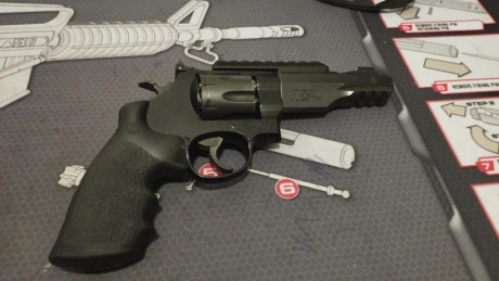 No interesan cambios.
Vendo revolver Perfomance Center R8 en muy buen estado.
Tambor de 8 disparos  y 71