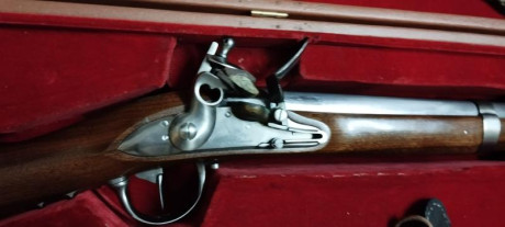 Vendo carabina Le Hussard caballeria calibre 69 de Pedersoli con accesorios y caja.
Edición numerada de 00