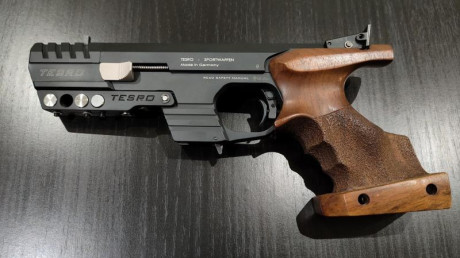 Excelente estado, como nueva.
Pistola alemana de competición, mod. Tesro TS 22-3 PRO. Cacha para zurdo 01