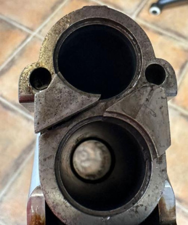 muy buenas pongo a la venta escopeta esta en Merida (badajoz):

Beretta superpuesta con dos gatillos en 00