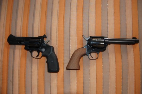 ¡Hola!

Estoy pensando en "regalarme" un revólver de tipo BACS (en calibre 5,5 mm.) para estas 100