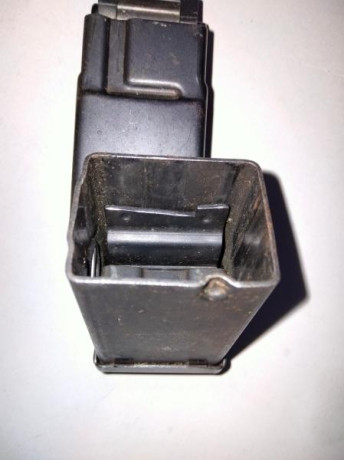 Hola
Pongo aqui a la venta varias cosas de la carabina HK MP5 y demas variantes 

Agrupador de dos cargadores 02