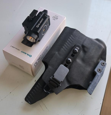 Vendo funda porte interior de kydex amgholster para CZ p10c y CZ P10S compatible con módulo de linterna 01