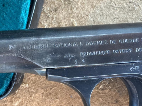 VENDIDA . Pistola FN 1922 , Cal 7,65 , guiada en F . Tiene marcajes de la era Nazi . Para competir en 02