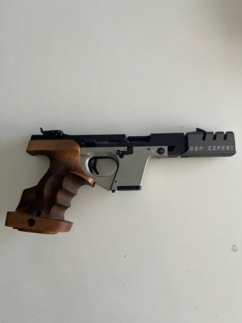 Muy buenas.
Un compañero y amigo vende esta WALTHER GSP EXPERT con doble carro, maletín original en perfecto 01