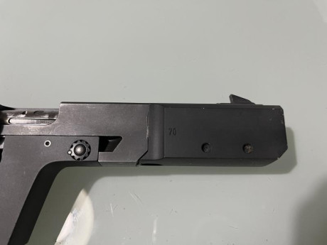 Pistola Walther GSP calibre 32 con contrapeso de 70 gr en muy buen estado, cacha original M sin retoques. 10