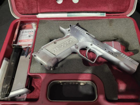 Buenas vendo esta tanfoglio limited custom, habré pegado 300 tiros con ella, ya que no haré ipsc y me 02