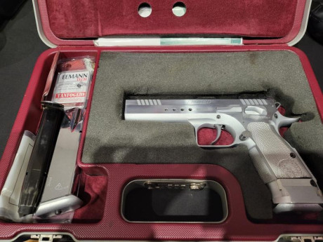 Buenas vendo esta tanfoglio limited custom, habré pegado 300 tiros con ella, ya que no haré ipsc y me 01