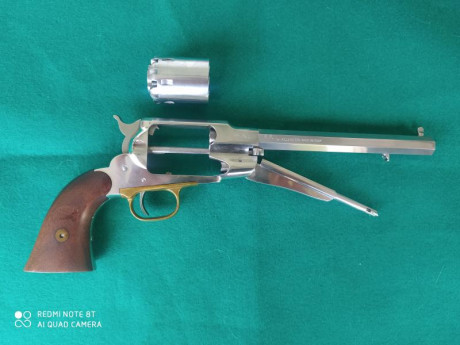   Buenas tardes

Pongo en venta este revolver marca Pietta en calibre 44 y acabado inox. 

Comprado a 11