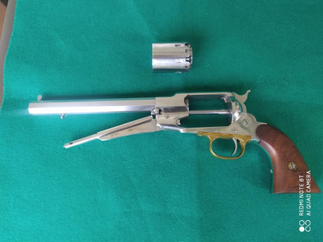   Buenas tardes

Pongo en venta este revolver marca Pietta en calibre 44 y acabado inox. 

Comprado a 10