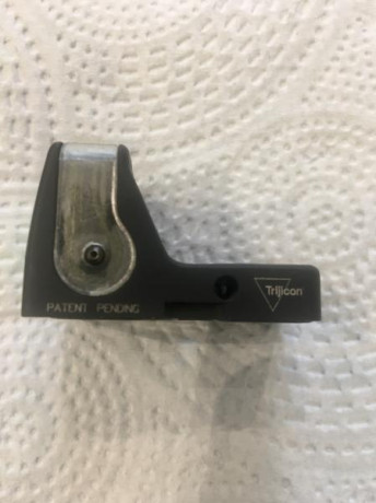 Hola
Vendo un Trijcon RMR 05 dual iluminated (tritio/fibra óptica).
No necesita batería 
Tritio recién 00