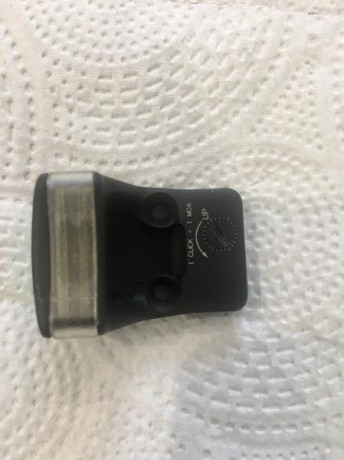 Hola
Vendo un Trijcon RMR 05 dual iluminated (tritio/fibra óptica).
No necesita batería 
Tritio recién 11