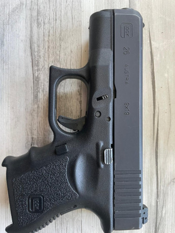 Se vende Glock 26 prácticamente nueva de uso.
400€+gastos de envío.
Guiada con la A.
Cualquier consulta 11