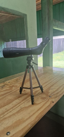 Hola. Vendo este mirón practicamente nuevo, con su trípode 20 a 40 y 60x70. 100€ portes no incluidos. 20