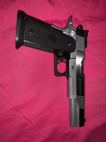Vendo pistola " SPS " de 6 pulgadas.

Es de las denominadas "Pata Negra", que fueron 02