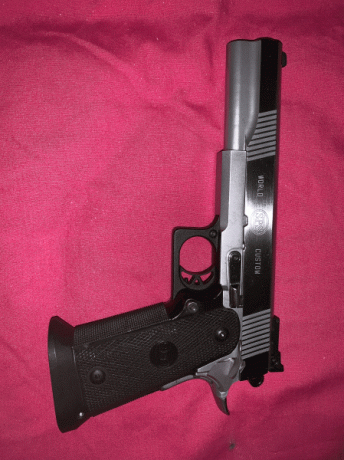 Vendo pistola " SPS " de 6 pulgadas.

Es de las denominadas "Pata Negra", que fueron 01
