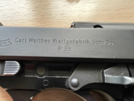 Buenos dias 
Vendo Walter p38 moderna del 9mm pb
con replica de funda y dos cargadores 
esta en madrid.Puede 00