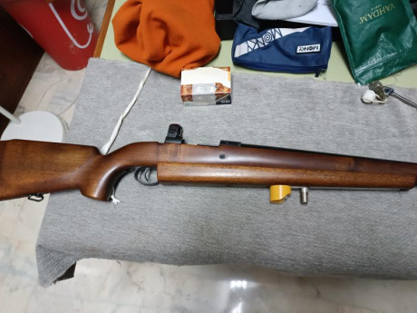 Es original, el precio no negociable, 800, calibre 6.5x55 sueco está impecable, un daludo 00