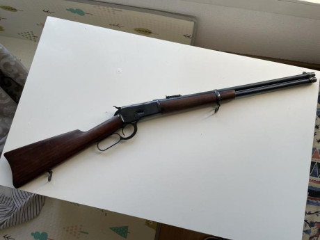 Winchester Model 1892 
Calibre: 44-40 
Estado: como recién salido de fábrica. Ni un arañazo/óxido.
Numeración 02