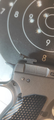 Buenos días,
Pongo a la venta mi CZ75. Es una pre-B, de las que tienen el guardamonte redondo, de las 01