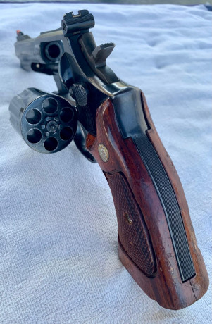 VENDO Revolver Smith & Wesson 586 de 4 Pulgadas, calibre 357 Magnum.

Se puede ver y probar entre 02