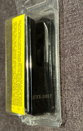 Se vende Bloque de inserción Alpha-X / Race Master para pistolas 2011, esta nueva en su caja, nunca se 01