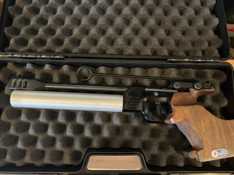 Vendo pistola Tau BRNO CZ,
 calibre 4,5 mm
Tiro a Tiro
Empuñadura original anatomica
Tiene selector para 01
