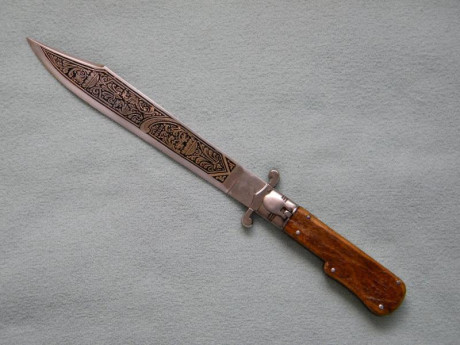 Buenas compañeros, a llegado a mis manos un cuchillo plegable y tengo muchas dudas sobre el . Me he informado 142