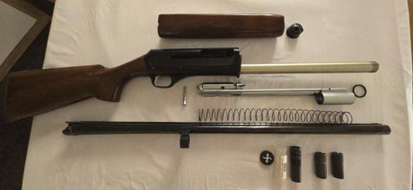 Se vende escopeta semiautomática Franchi Asso en perfecto estado y funcionamiento.
Sistema inercial benelli.
Cañon 00