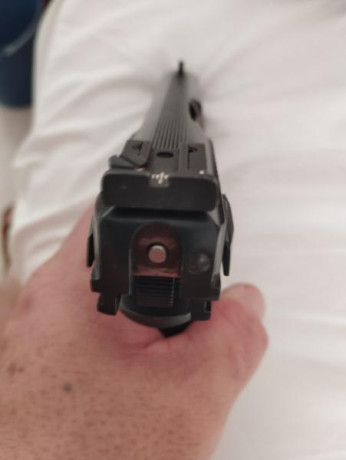 Se vende star 30 m casi nueva  con cinturón de ipsc y funda de seguridad cinco cargadores de los cuales 02