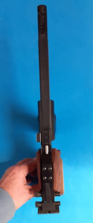 Hola compañeros, un amigo pone a la venta su pistola de precisión para 10 metros en perfecto estado, recien 00