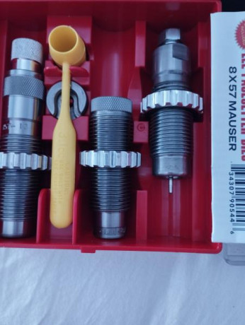 Hola.vendo 500 puntas del 8/57 400  civiles y 100 especiales  precio 40 euros teléfono 634450129  el precio 01