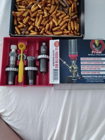 Hola.vendo 500 puntas del 8/57 400  civiles y 100 especiales  precio 40 euros teléfono 634450129  el precio 00
