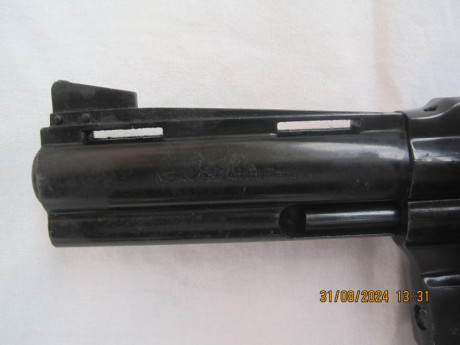 VENDO: 

-- Revólver marca ME, modelo 44, calibre 4mm FLOBERT largo, Made in Germany. Guiado con Licencia 01