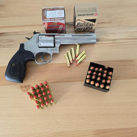 Vendo Revolver en perfectas condiciones de 5 pulgadas y tambor de 7 tiros, no tiene una raya.
He sido 42