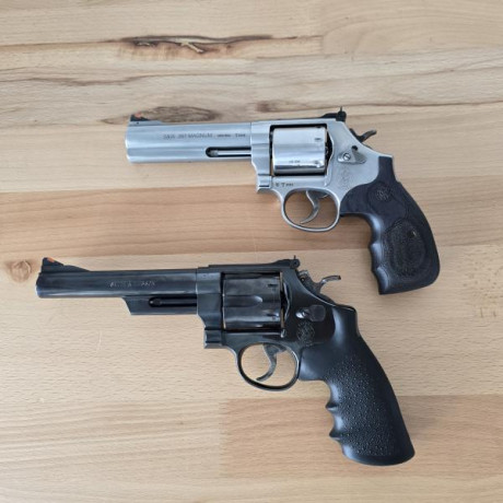 Vendo Revolver en perfectas condiciones de 5 pulgadas y tambor de 7 tiros, no tiene una raya.
He sido 50