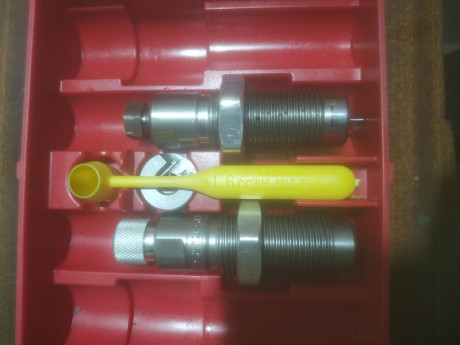 Vendo dies 222r Marca lee y vainas de un solo disparo 
Marca serriet beliot
Remington 
250 unidades aprox 00