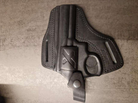 Vendo Revolver en perfectas condiciones de 5 pulgadas y tambor de 7 tiros, no tiene una raya.
He sido 60