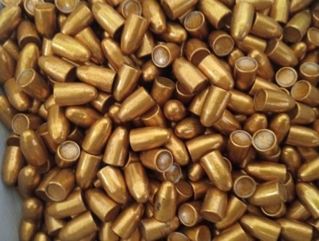 Vendo accesorios recarga :
Dosificador Pólvora negra30€
500 puntas 32 acp 60€
Bascula hornady30€ 00