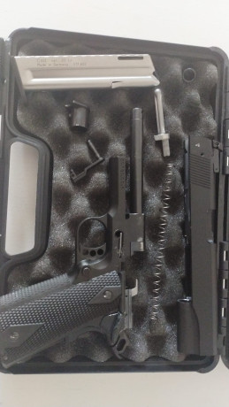 Hola compañeros, un amigo vende esta pistola del 22 marca COLT modelos GOLD CUP TROPHY. Habrá tirado unas 00