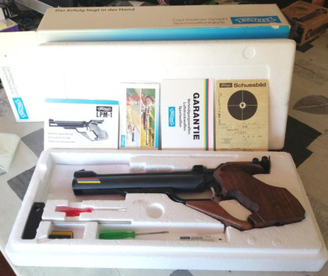   VENDIDA  
Pongo a la venta esta pistola de tiro olímpico, se carga muy suave con la palanca inferior 11