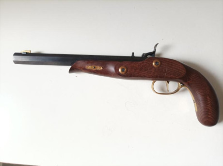 Vendo pistola Davy crockett de ardesa calibre 32 en perfecto estado. 180 euros portes a cargo del comprador. 01