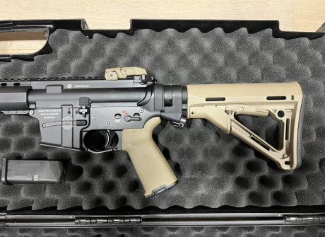 En venta rifle Schmeisser AR9 con cañón de 16”, muy pocos disparos y con accesorios Magpul. El calibre 00