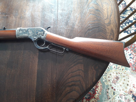 Buenos días,
Vendo rifle palanquero UBERTI 1883 BURGESS LEVER ACTION en calibre 45LC y cañón de 25,5 pulgadas 02