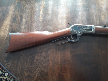 Buenos días,
Vendo rifle palanquero UBERTI 1883 BURGESS LEVER ACTION en calibre 45LC y cañón de 25,5 pulgadas 01