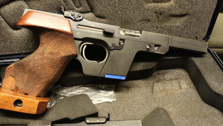 De un compañero del club que se jubila le anuncio esta Walther  GSP con los dos carros , cuidada guiada 01