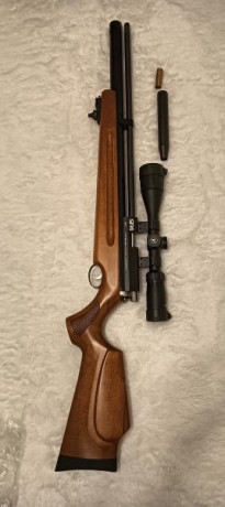 Vendo carabina pcp Spa M10 en calibre 4,5, con bípode gamo. Sin visor. 140 euros. 00